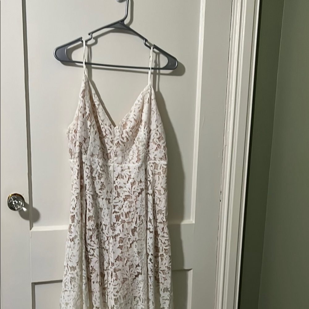 Elegant White Lace Dress